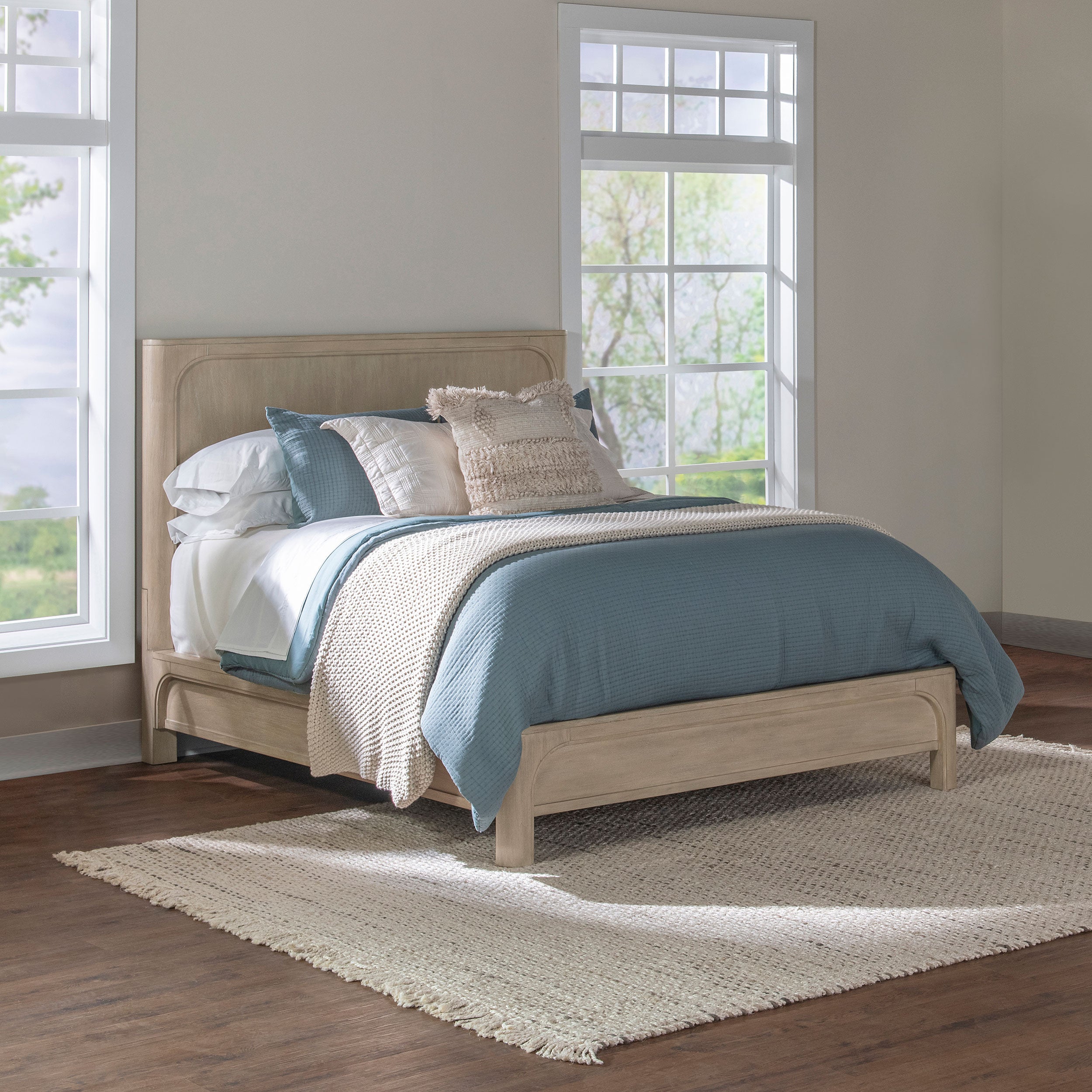 Solano Panel Platform Bed