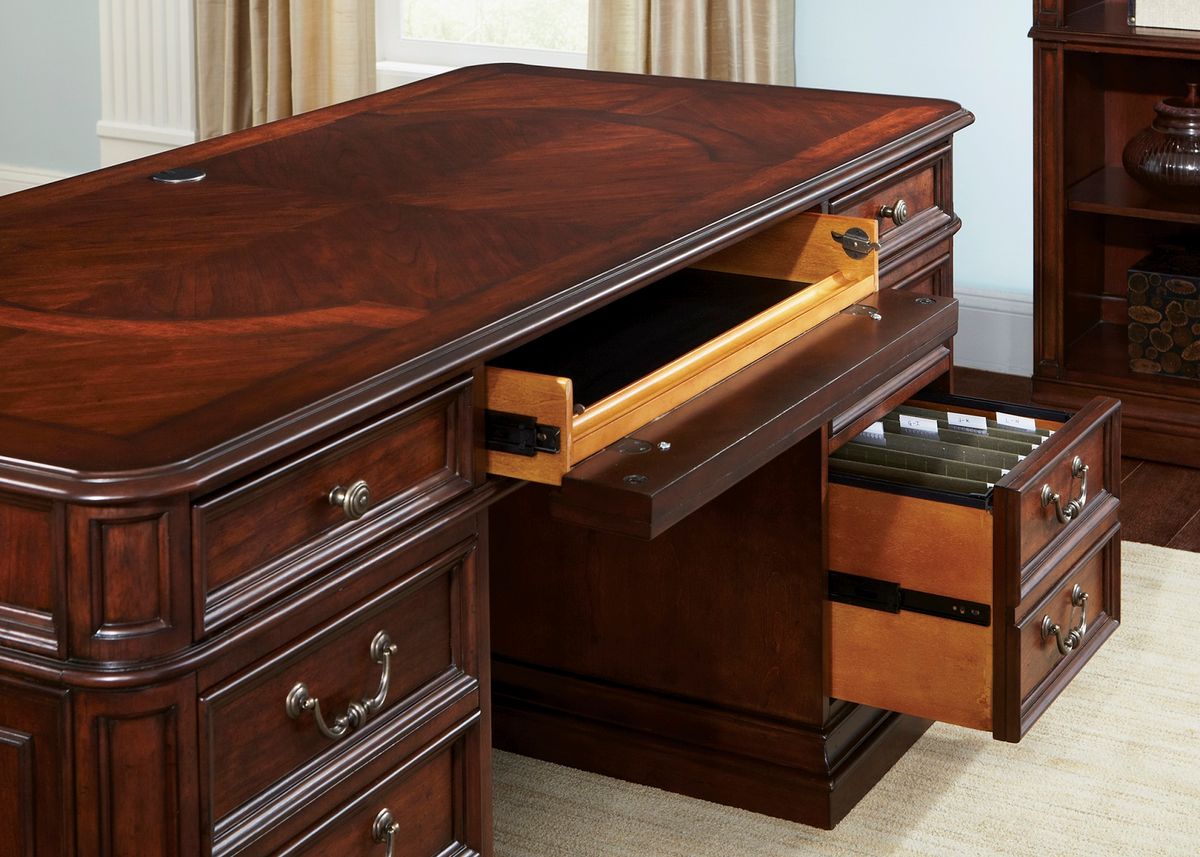 Liberty Brayton Manor Jr Executive Desk in Cognac