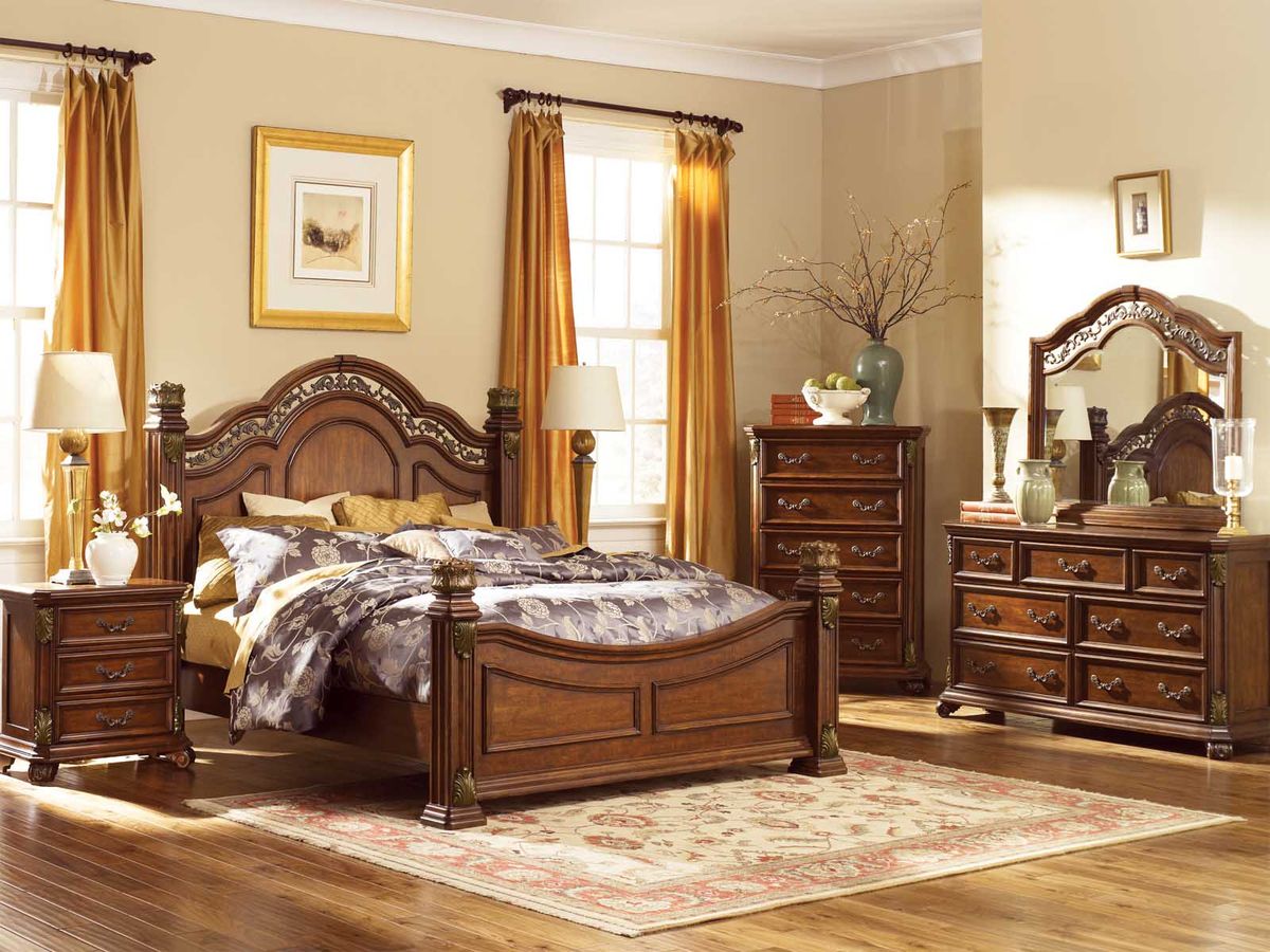 Liberty Furniture Messina Estates King Poster Bed image