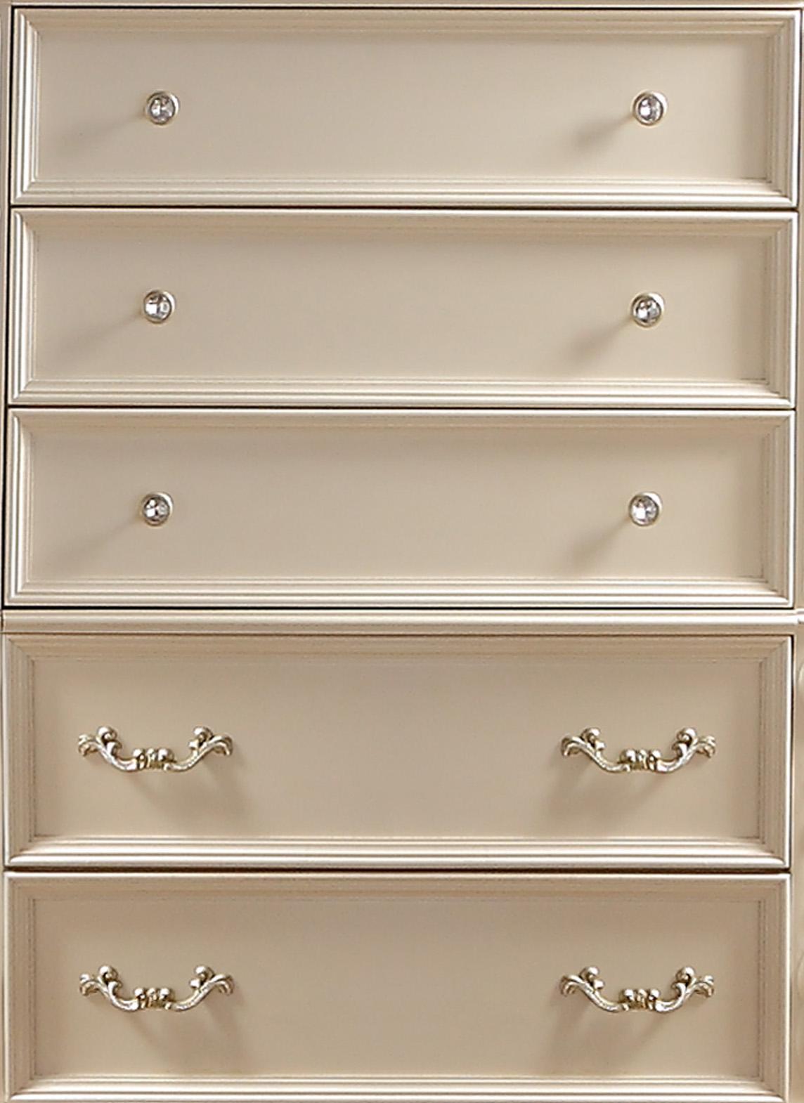 Victoria Traditional Style Chest in Off-White finish Wood