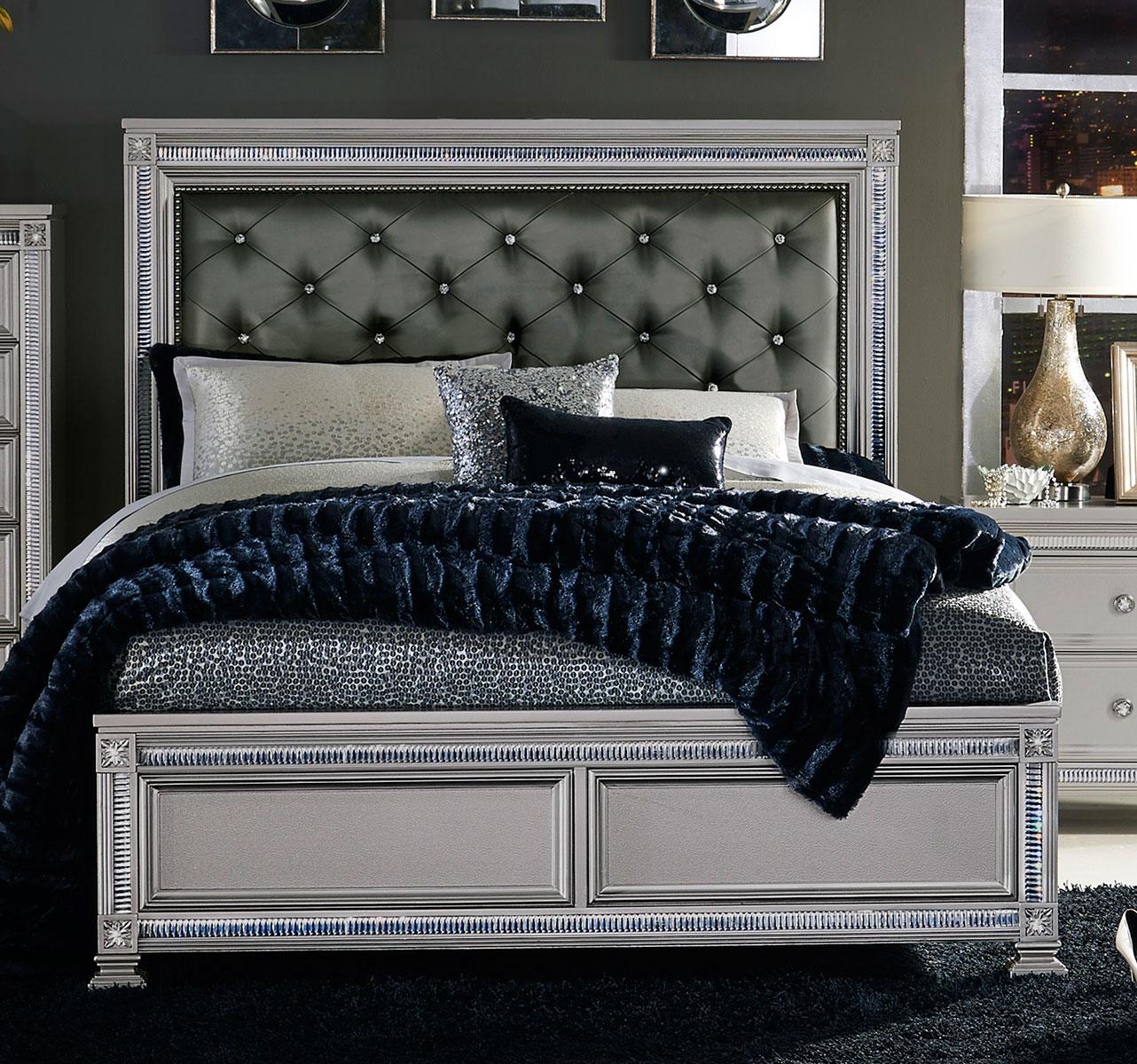 Bevelle Queen Upholstered Panel Bed in Silver 1958-1