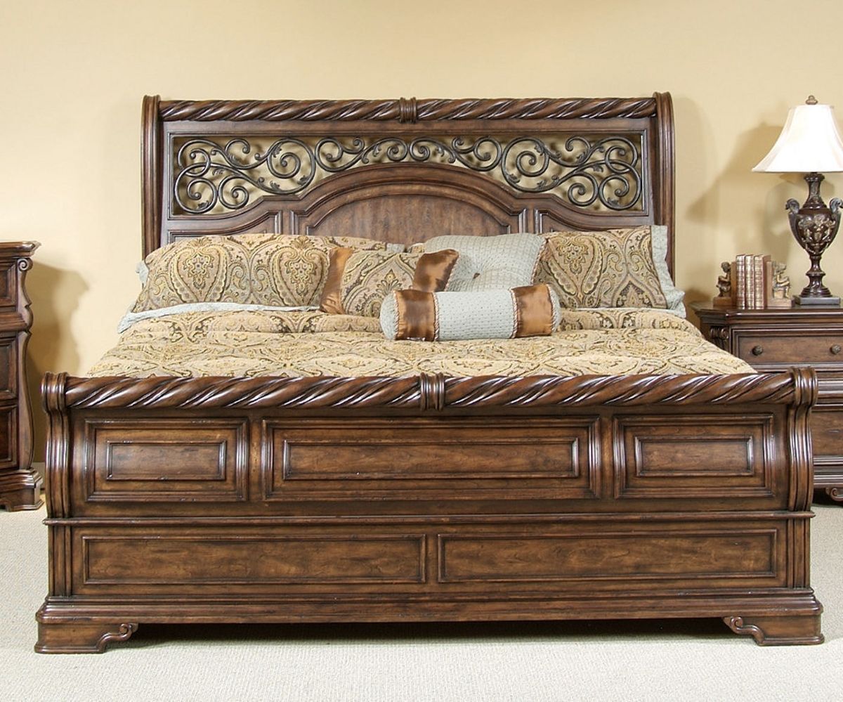 Liberty Furniture Arbor Place Sleigh Footboard King Bed