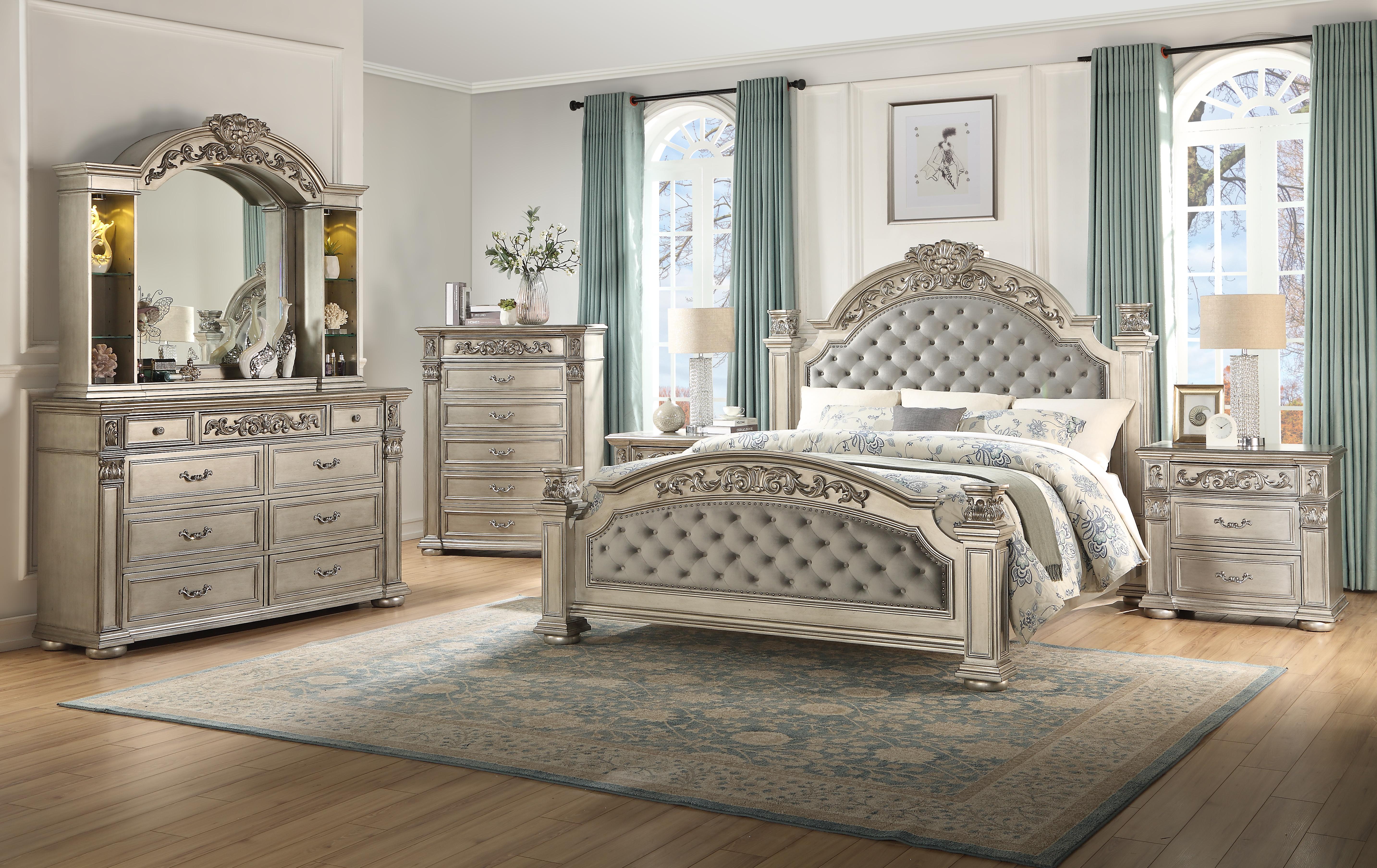 Platinum Traditional Style Queen Bed in Gold finish Wood